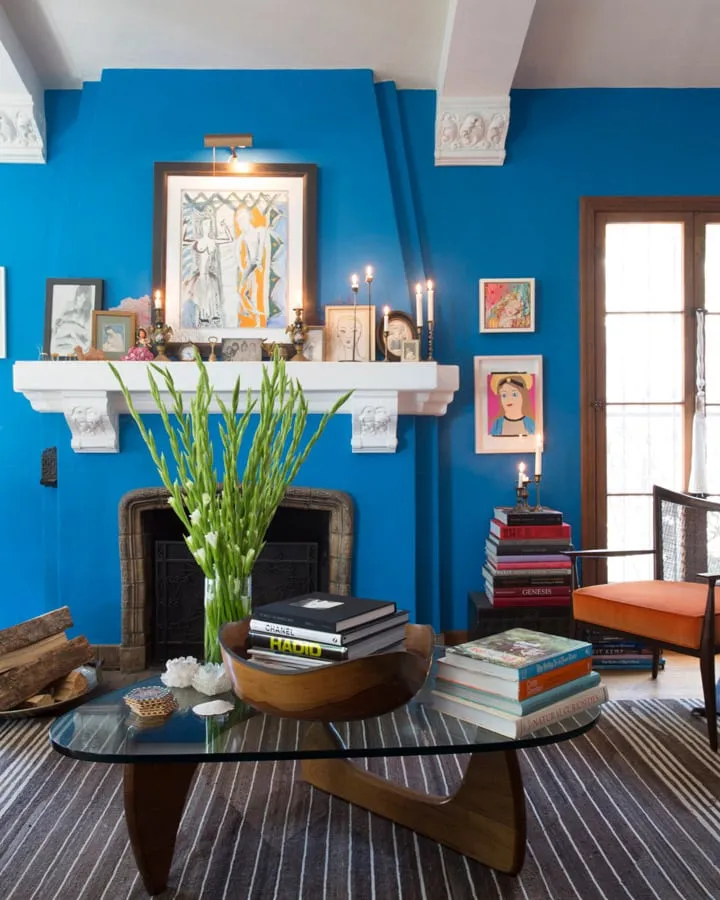 02_Mariah_O_Brien_Home_Paint_Color_Summer_Lake A blue chair in a room