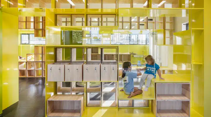 03_RICA_EFF_madrid-006 A group of people in a room