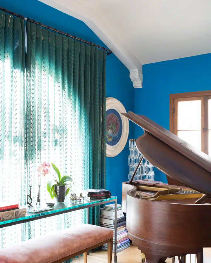 06_Mariah_O_Brien_Home_Paint_Color_Summer_Lake A piano in a room