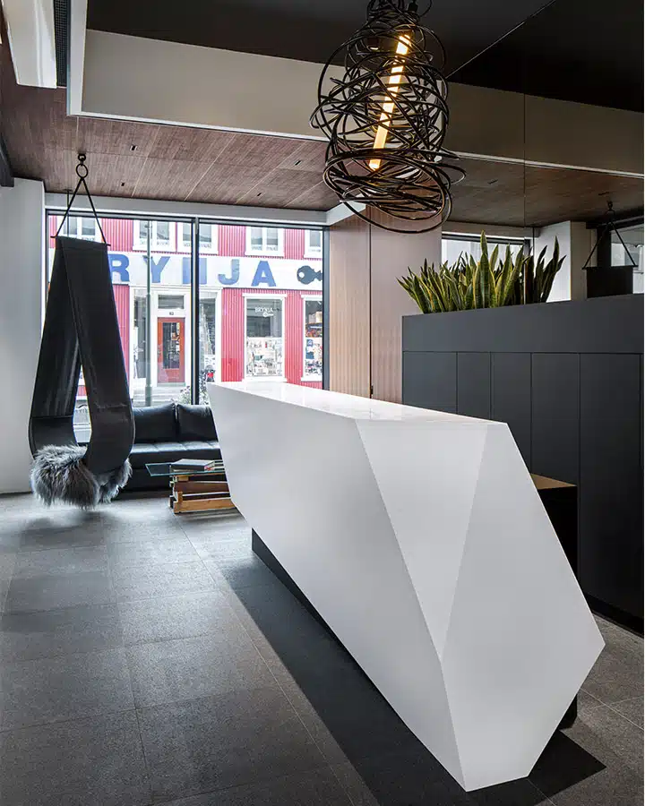 07-Lobby-720x900 A large room