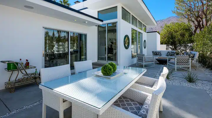 1206089-3242 Una casa con mesa de billar