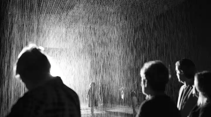 20130510_RH-RR-MoMA-US_Stu_s-photos-21 A group of people looking at each other