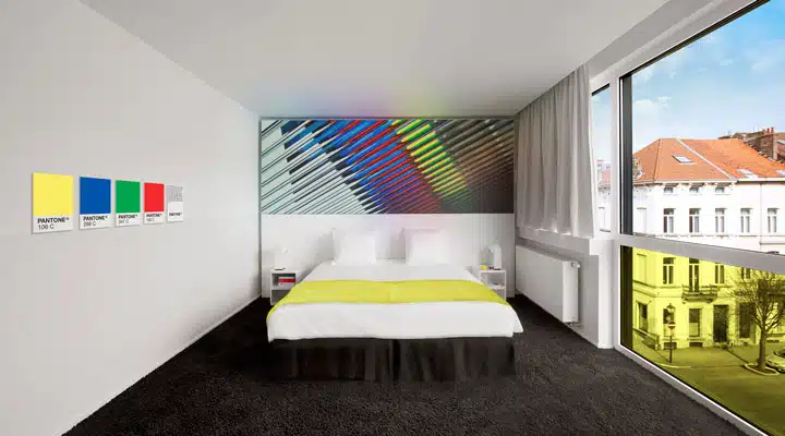 866_Pantone-Hotel-RoomcSerge_Anton.jpg