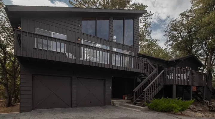 9-print-BLBigRock1020_016-720x400 A close up of a brick building