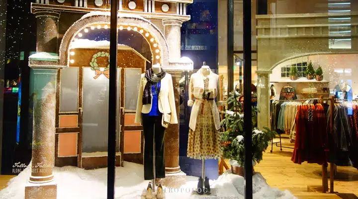 Anthropologie-2 Una copa de vino junto a una chimenea