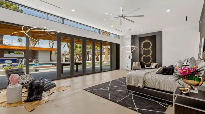 Armoniosa-163-720x400 A room filled with furniture and a fireplace