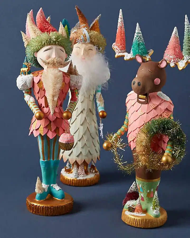 B47534508_045_b10-720x900 A toy doll sitting on a table