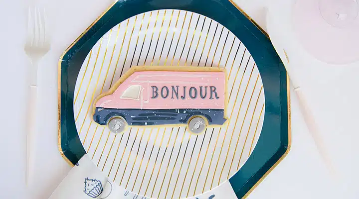 BonjourFete_08292018-1240-720x400 A close up of a car