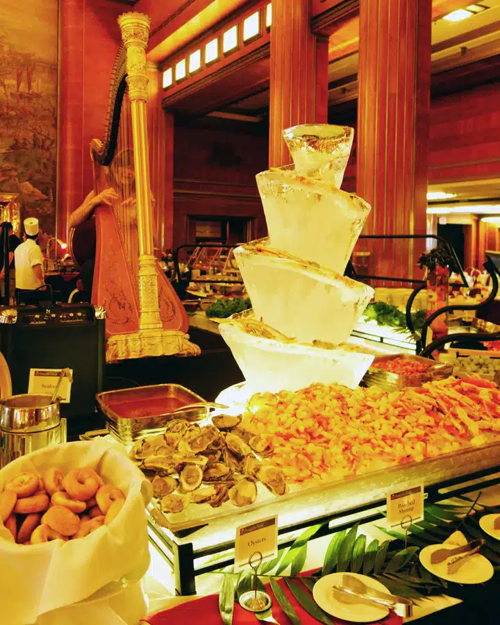 Brunch-1 Una mesa llena de comida