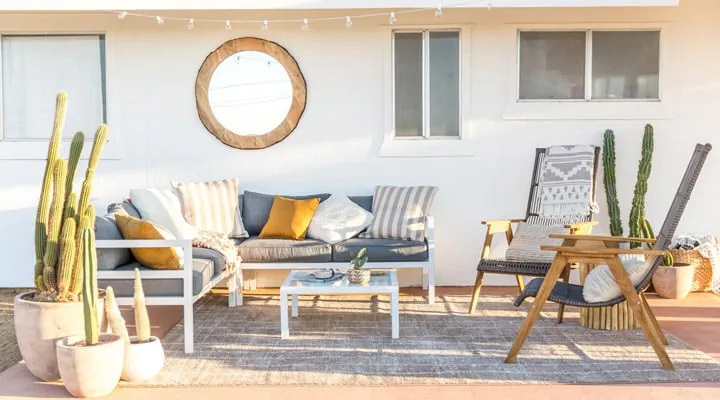 CJTD-117 A dining room table in front of a window