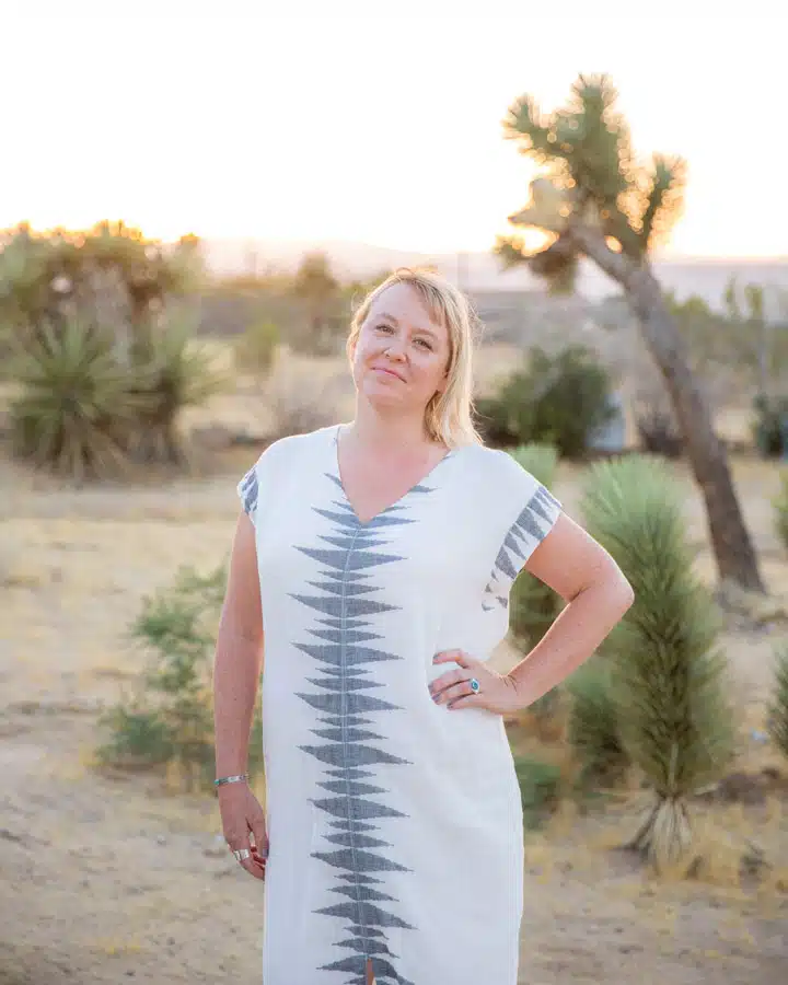 CJTD-203 A person posing for the camera