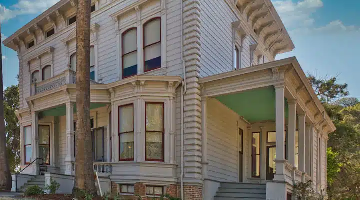 California_Historical_Landmark_312_Muir_National_Historic_Site_MM_3582-John_Muir5-720x400 A large brick building