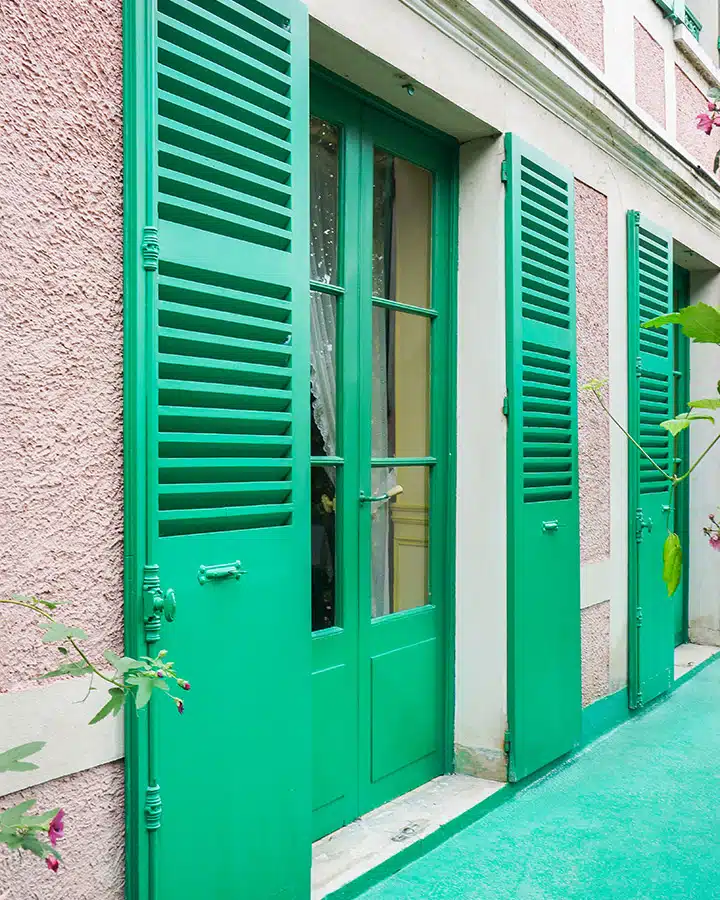 DSC05636-2-720x900 A building with a green door