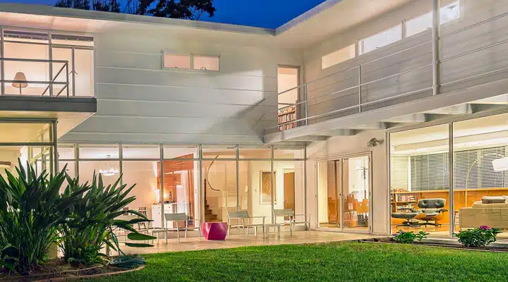 Davies-20th-Century-1 Un gran edificio