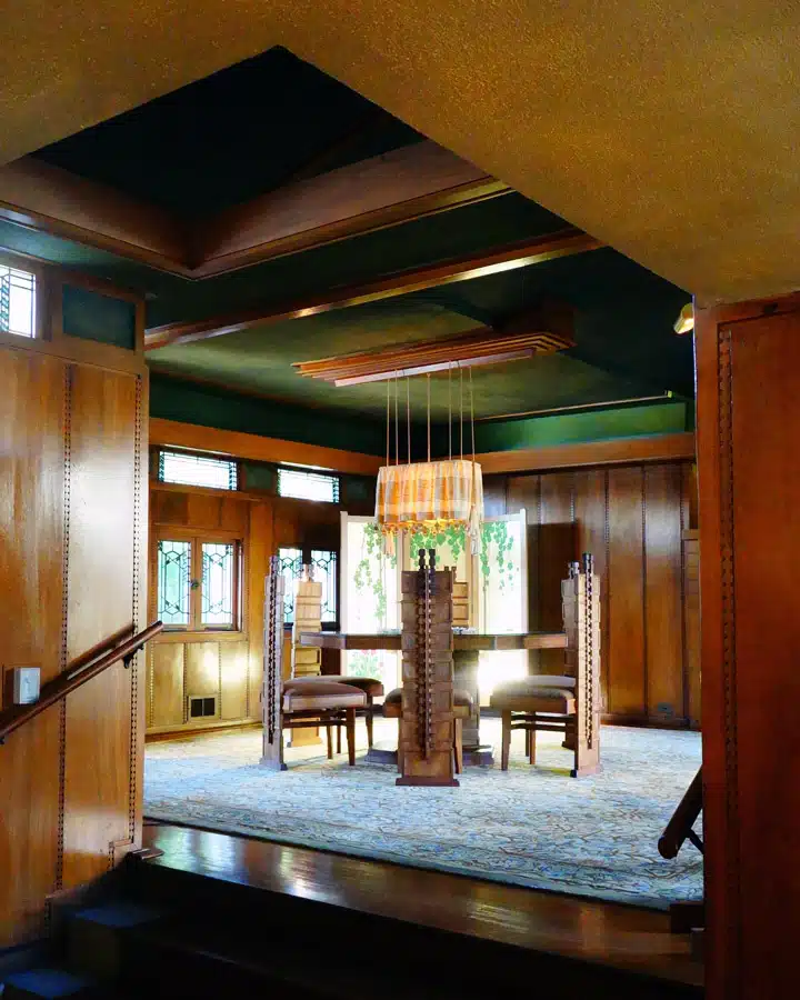 Dining-Room A large empty room