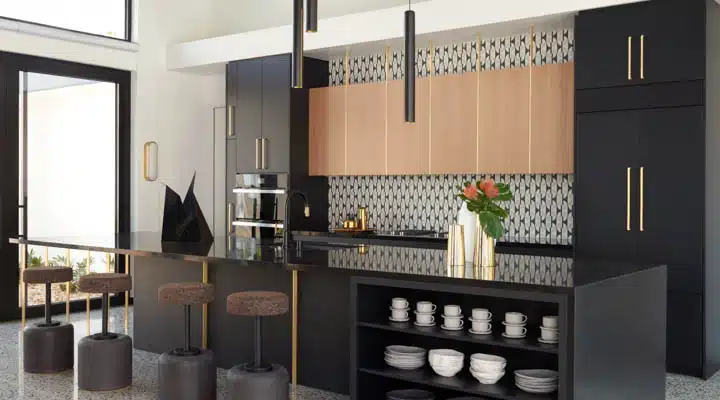 DunnEdwards_02282020_6173-720x400 A kitchen filled with lots of furniture