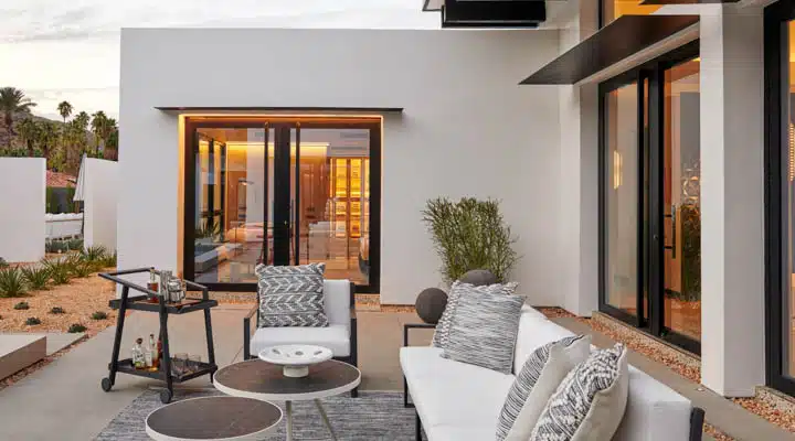 DunnEdwards_02282020_6542-720x400 A living room filled with furniture and a large window