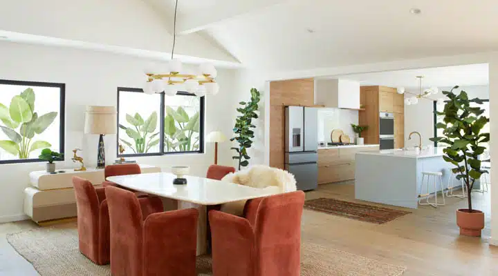 DunnEdwards_061820_0242-720x400 A living room filled with furniture and a flat screen tv