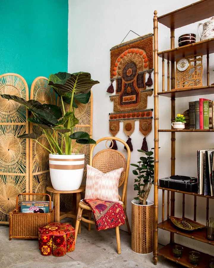 DunnEdwards_08162017-156-720x900_1 A living room filled with furniture and a fireplace