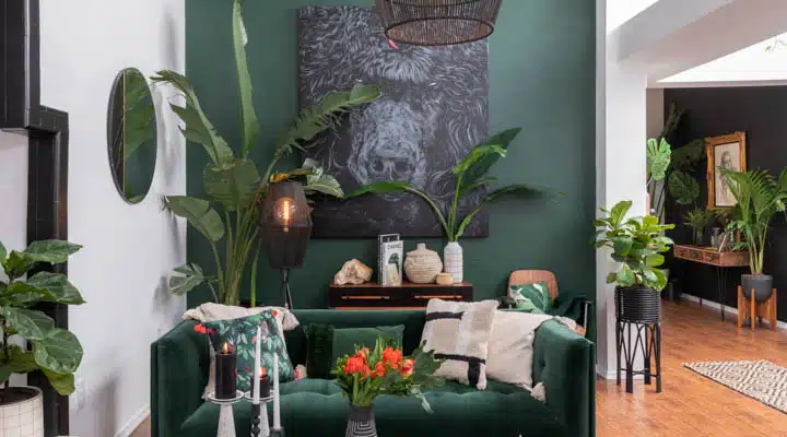 DunnEdwards_Ashleyhome_04262019-028-720x400 A living room filled with furniture and vase of flowers on a table