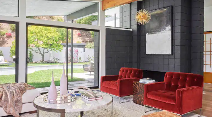 DunnEdwards_Raskind_052020190359-720x400 A living room filled with furniture and a large window