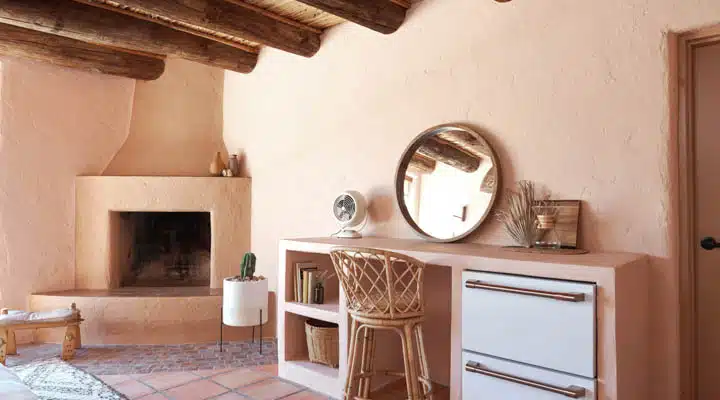 DunnEdwards_Tucson_05292019_0822-720x400 A room filled with furniture and a fire place