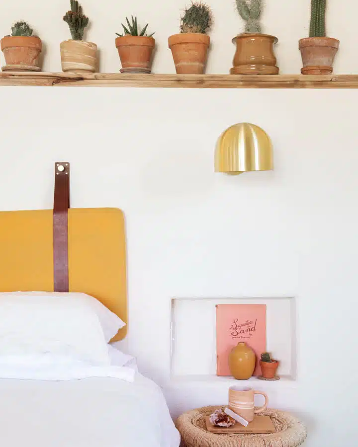 DunnEdwards_Tucson_05312019_1442-720x900 A bedroom with a bed and a mirror