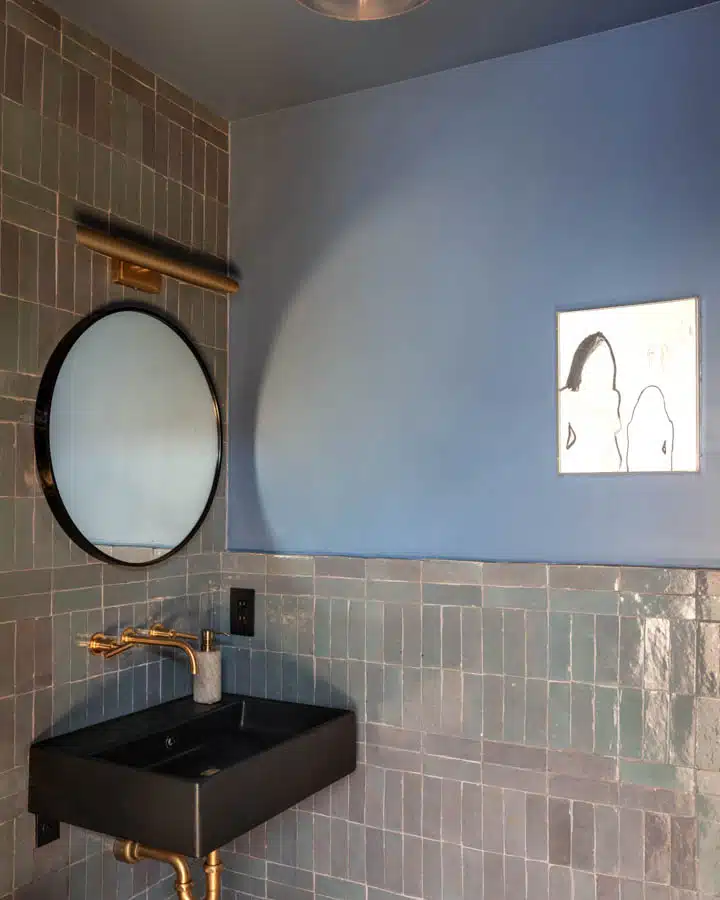 Dunn_Edwards_Cadman_121620_4182-720x900 A sign in front of a mirror