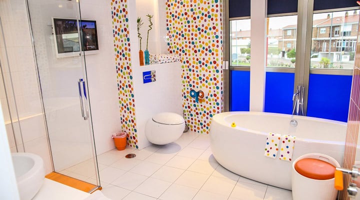 A shower with a glass of orange juice