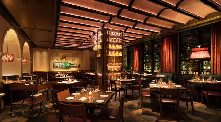 Feroce_Ristorante__wide_dining_room_-720x400 Una mesa de comedor