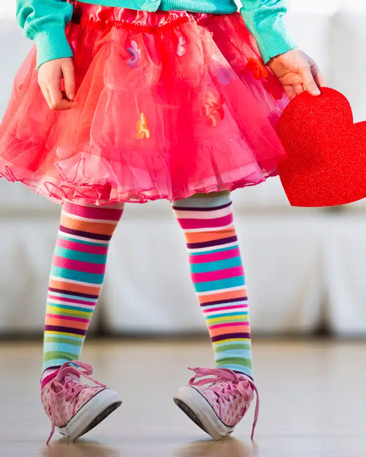 GettyImages-102757811_medium Una niña con sombrero