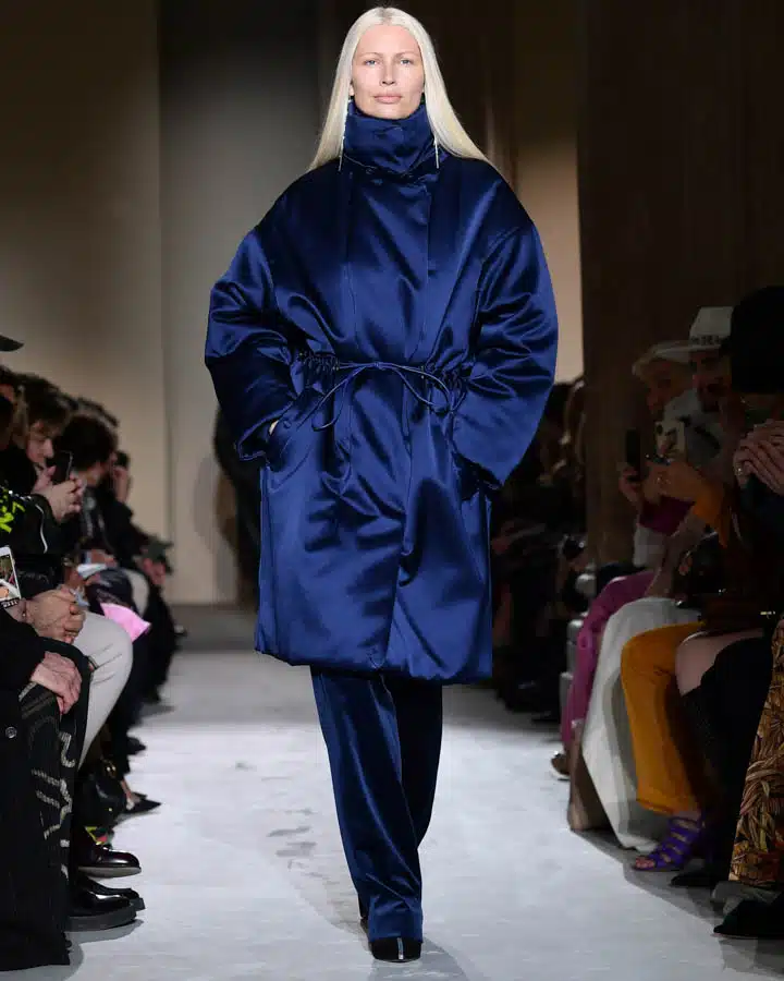 FASHION-ITALY-WOMEN-FERRAGAMO A group of people wearing costumes