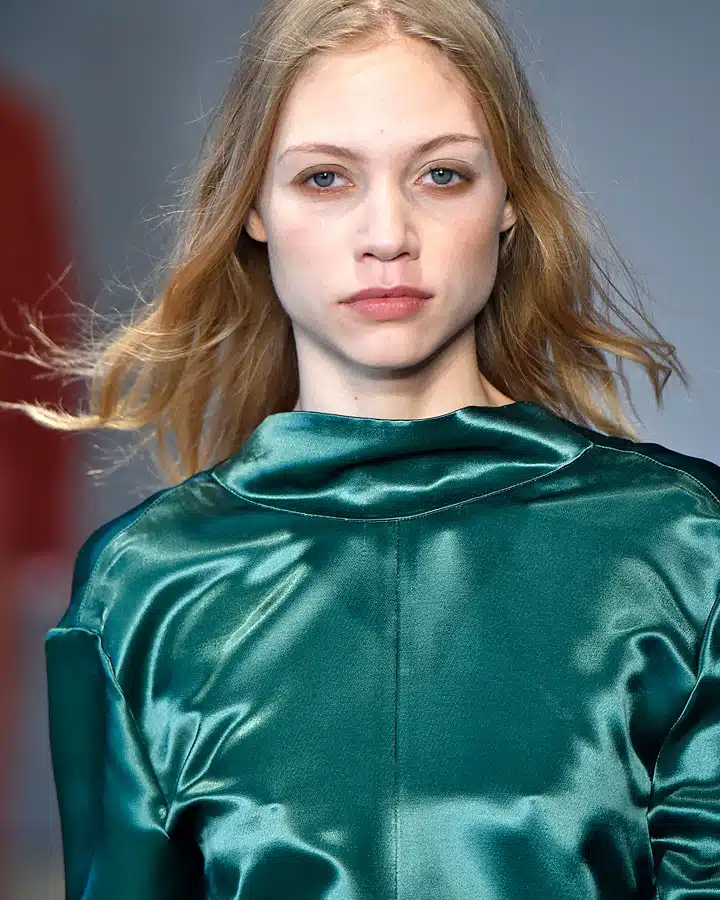 GettyImages-510557914_master A woman wearing a green shirt