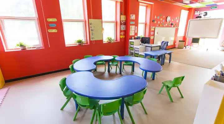 GettyImages-512526613_super A dining room table