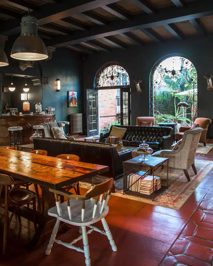 IMG_0347 A dining room table