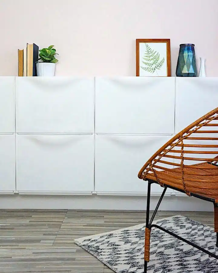 IMG_4275 A wooden table