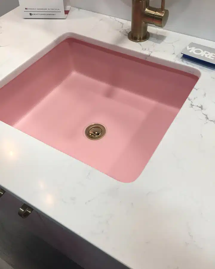 IMG_5210 A box of pink tub and sink