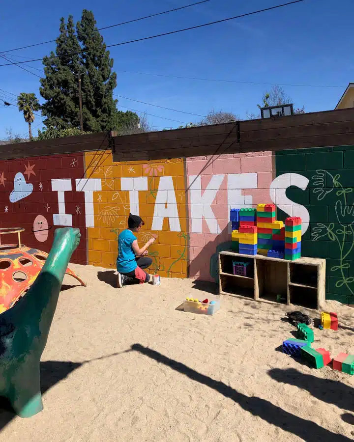 IMG_6666-720x900 Un grupo de personas sentadas en la playa
