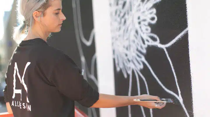 LWP2019_Day1_047-720x400 A person standing in a room