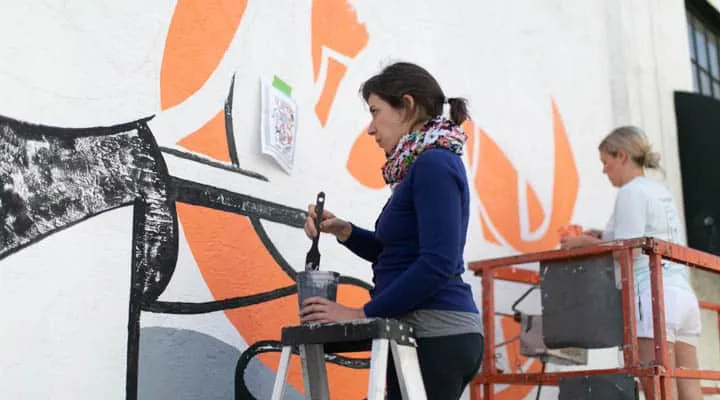 LWP2019_Day1_065-720x400 A man standing in front of a building