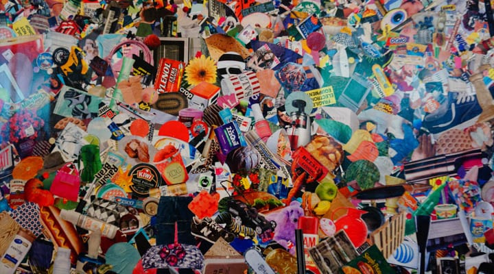 Un grupo de peluches