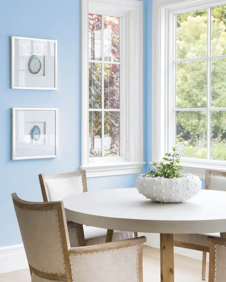 Print_226856476_CMYK_300dpi-720x900 A room filled with furniture and a large window