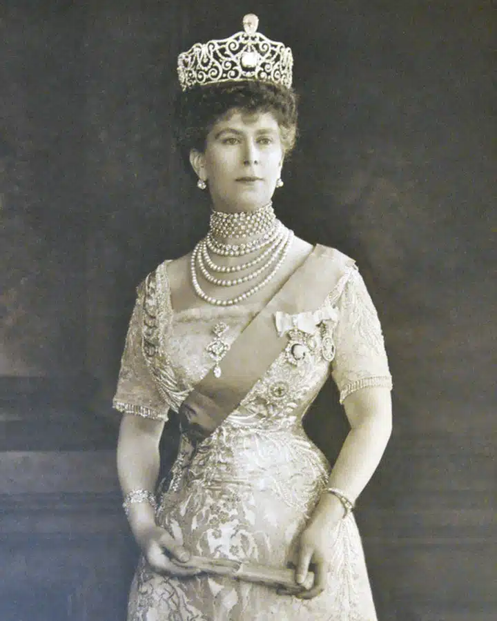 Una persona posando para la cámara