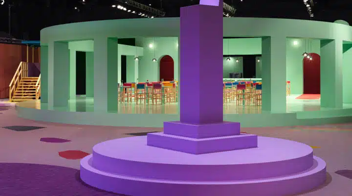 The_Design_Bar_Photo_by_Jonas_Lindstr_m_2-720x400 A cake on a table