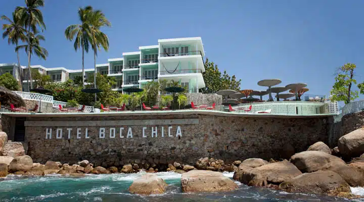 __Undine_Pr_hl_Boca_Chica-720x400 Una bandada de gaviotas sobre una roca cerca del océano