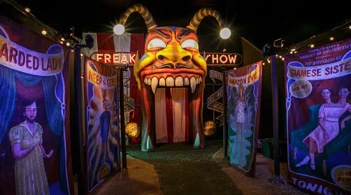 Universal-Studios-Hollywood-Halloween-Horror-Nights_AHS-1 Una tienda de noche