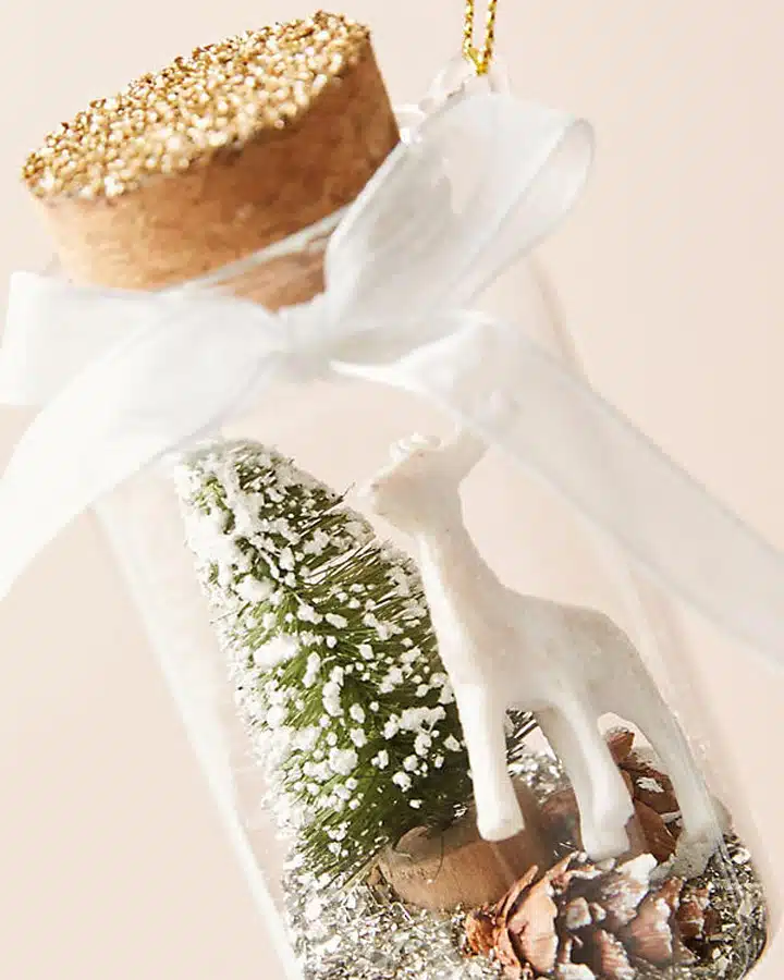 anthropologie-country-christmas-3 A piece of cake on a table