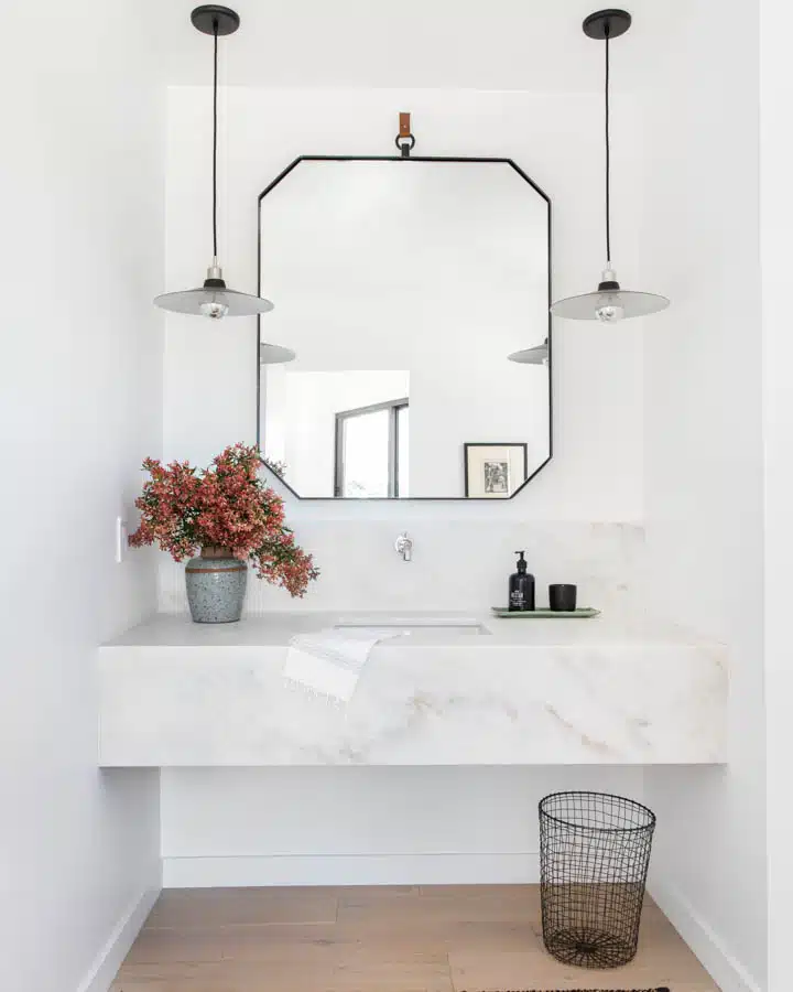 carlywaters-025-720x900 A room full of furniture