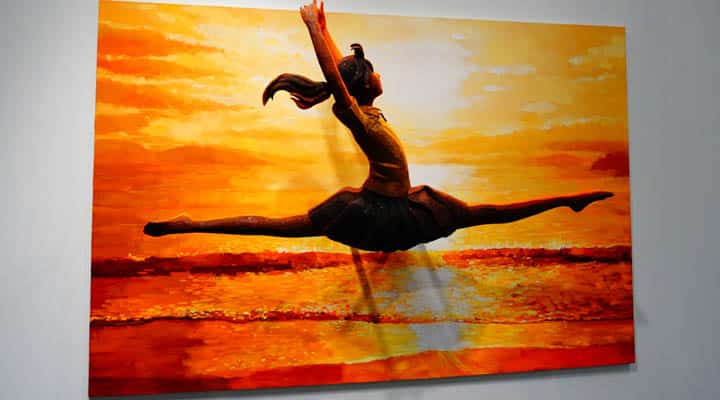 Una persona volando por el aire