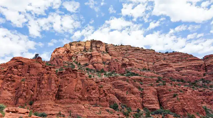 iStock-1125805265-720x400 Un cañón con una montaña al fondo